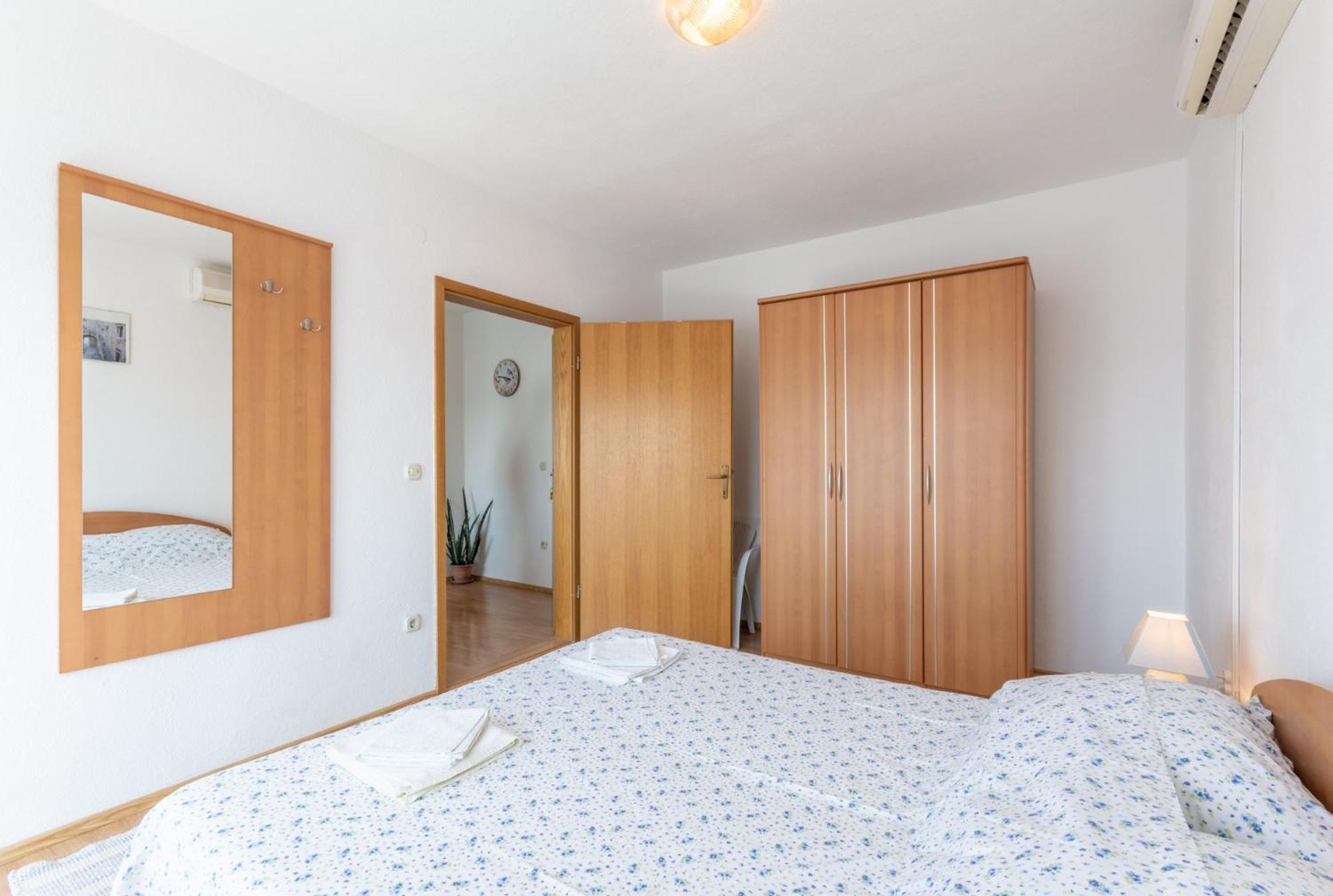 Apartments Mimi Трогир Стая снимка