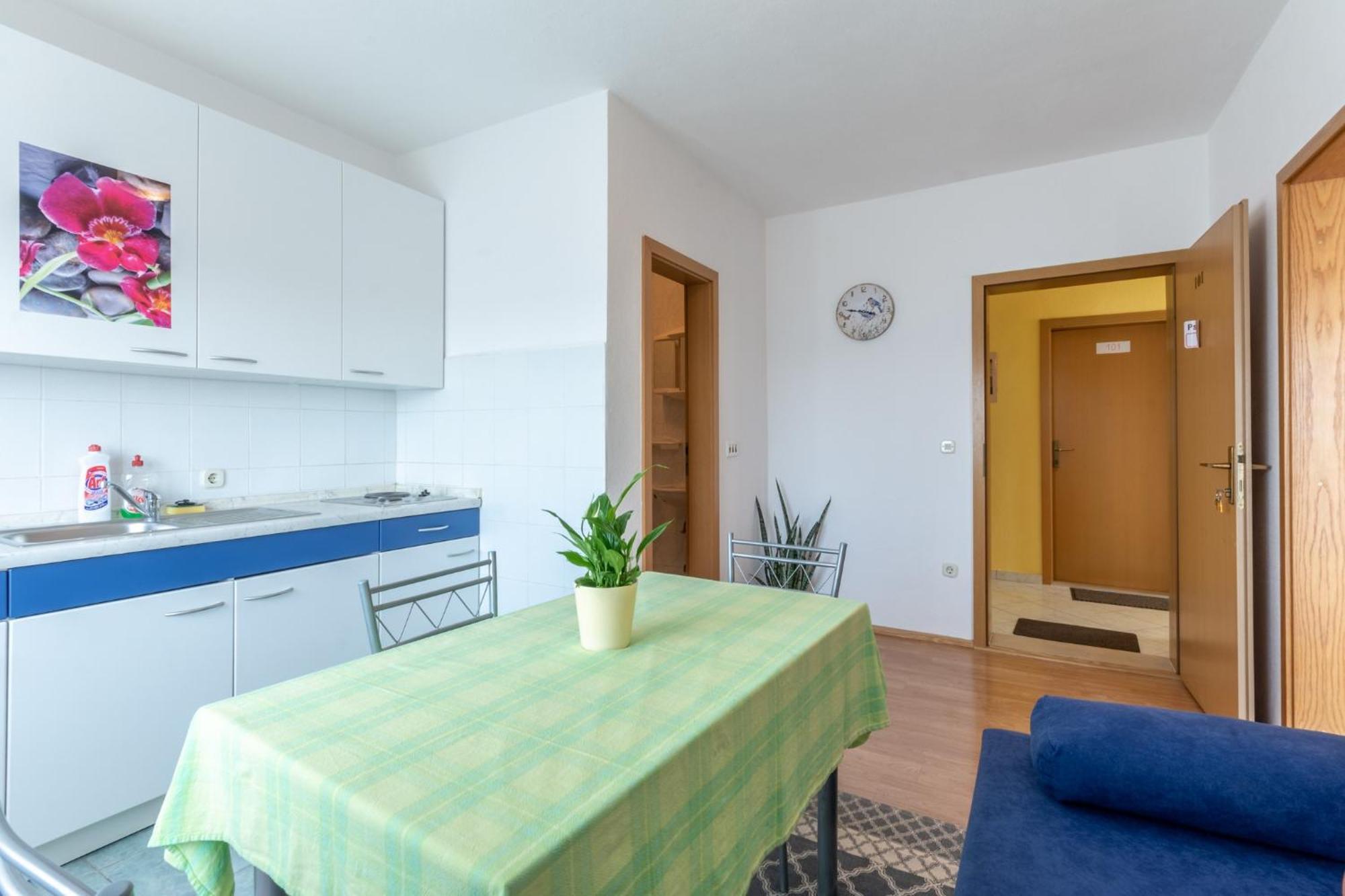Apartments Mimi Трогир Стая снимка