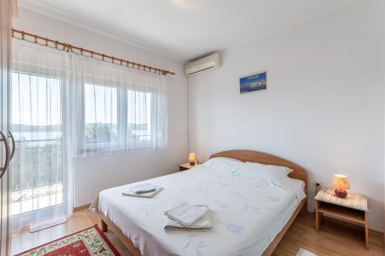 Apartments Mimi Трогир Екстериор снимка